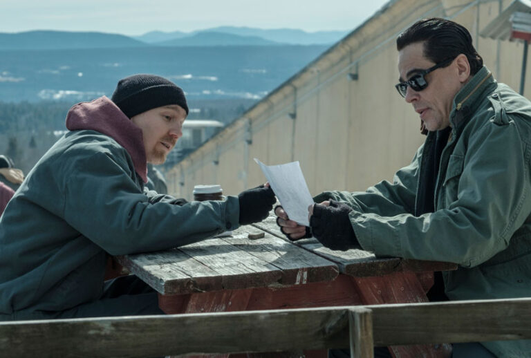 Paul Dano as David Sweat and Benicio Del Toro as Richard Matt in "Escape at Dannemora" (Chris Saunders/Showtime)