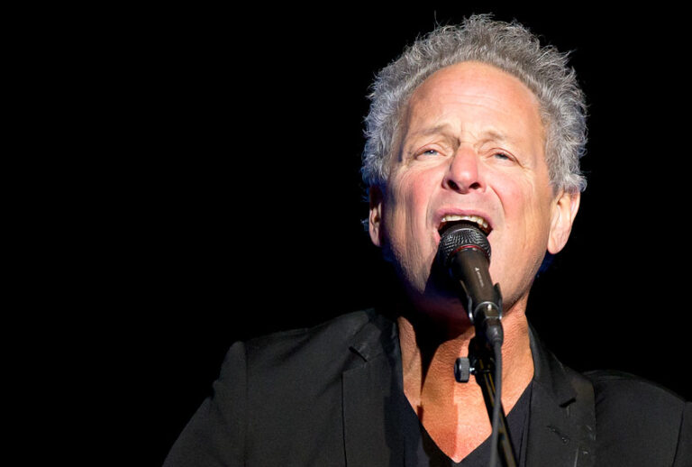 Lindsey Buckingham (AP/Winslow Townson)