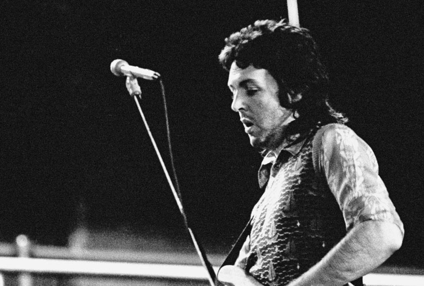 Paul McCartney rehearsing with his band Wings before their British Tour, 7th April 1973. (Getty/Jack Kay/Daily Express/Hulton Archive)