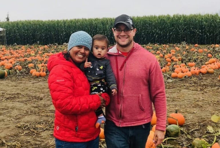 The Hendrickson-Craig family. (Image via Samitha Hendrickson/Healthline)