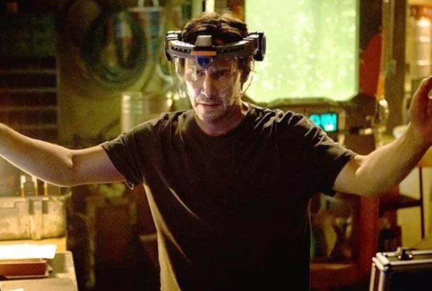 Keanu Reeves in "Replicas" (Entertainment Studios Motion Pictures)
