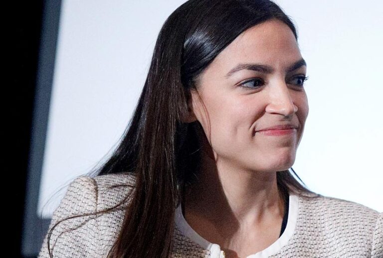 Alexandria Ocasio-Cortez (Getty/Lars Niki)
