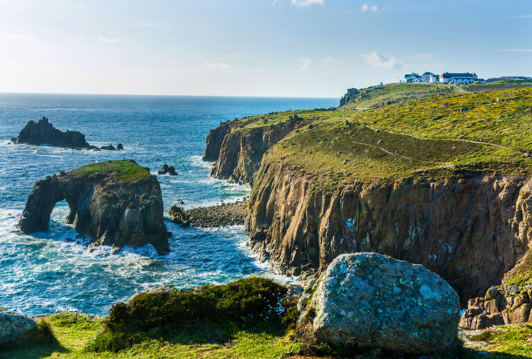 Land's End (Getty/tsafreer)