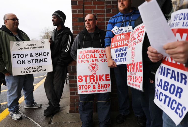 Stop & Shop workers strike outside of one of the grocery stores on April 20, 2019 in Westport, Connecticut. (Getty/Spencer Platt)