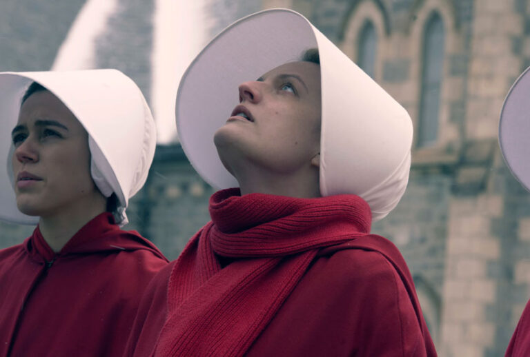 Elisabeth Moss in "The Handmaid's Tale" (Elly Dassas)