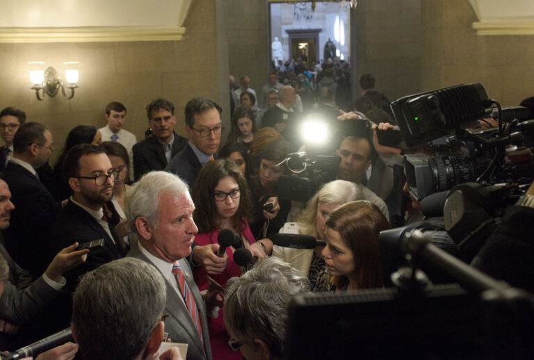 Members of Congress are questionned by journalists in the corridors of Caongress at the Capitol in Washington, DC, on March 23, 2017. (Getty/Brendan Smialowski)