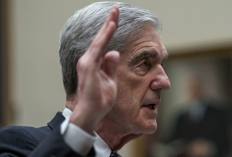 Former special counsel Robert Mueller is sworn in to testify to the House Judiciary Committee about his investigation into Russian interference in the 2016 election, on Capitol Hill in Washington, Wednesday, July 24, 2019. (AP/J. Scott Applewhite)