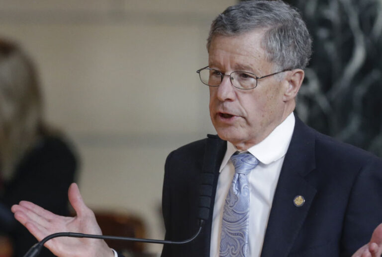 Sen. John McCollister (AP/Nati Harnik)