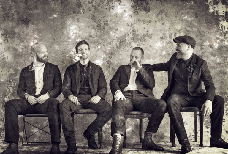 Coldplay (Tim Saccenti/Atlantic Records)
