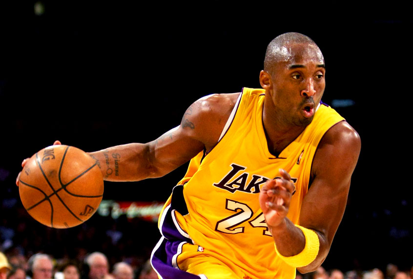 Kobe Bryant #24 of the Los Angeles Lakers drives against the New York Knicks on December 16, 2008 at Staples Center in Los Angeles, California. The Lakers won 116-114. (Stephen Dunn/Getty Images)