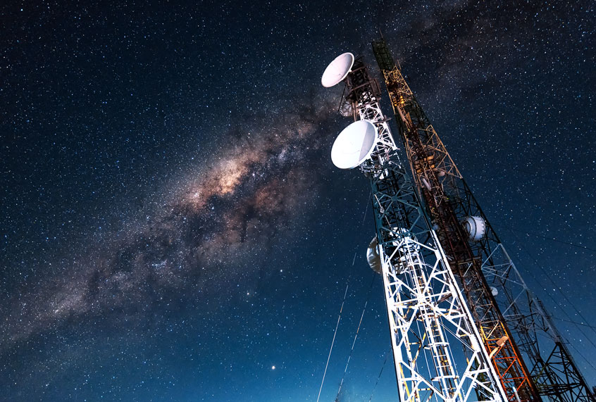 Radio transmission to the Milky way galaxy and star dusts in deep space (Getty Images)