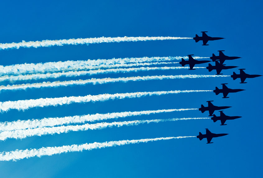 Plane Contrails (Getty Images)