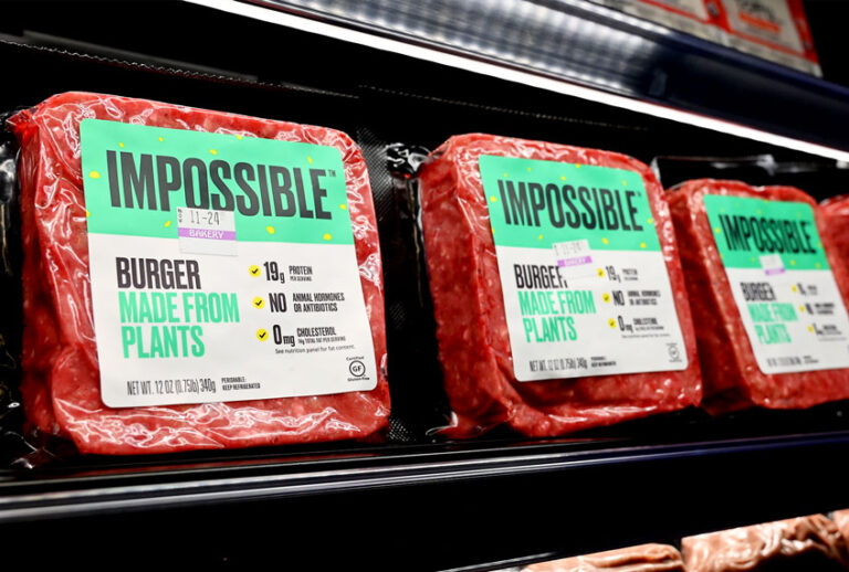 "Impossible Foods" burgers made from plant-based substitutes for meat products (ANGELA WEISS/AFP via Getty Images)