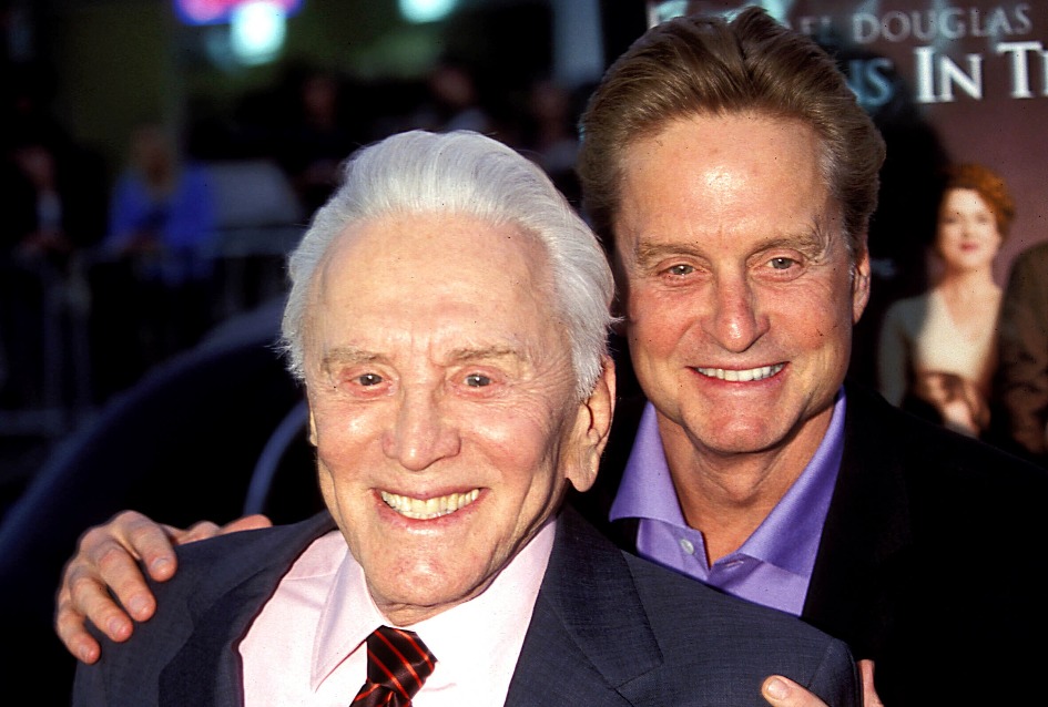 Kirk Douglas and son Michael Douglas (AP/Globe Photos/MediaPunch /IPX)