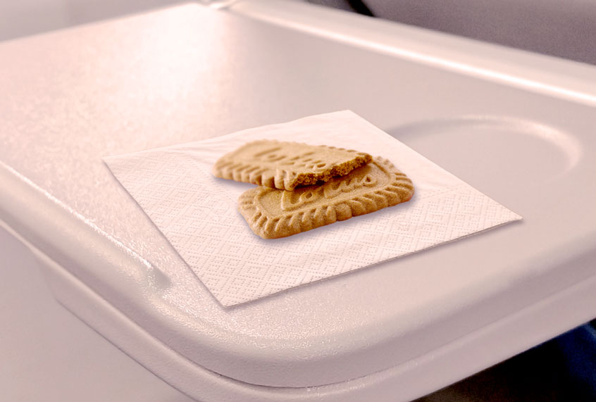 Lotus Biscoff cookies on a tray table (Gettv Images/Lotus Bakeries/Salon)