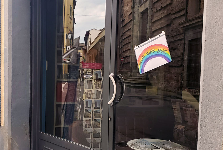 The little sign in the window of the closed Tabachi translates to "everything will be fine" (Kate Bringardner)