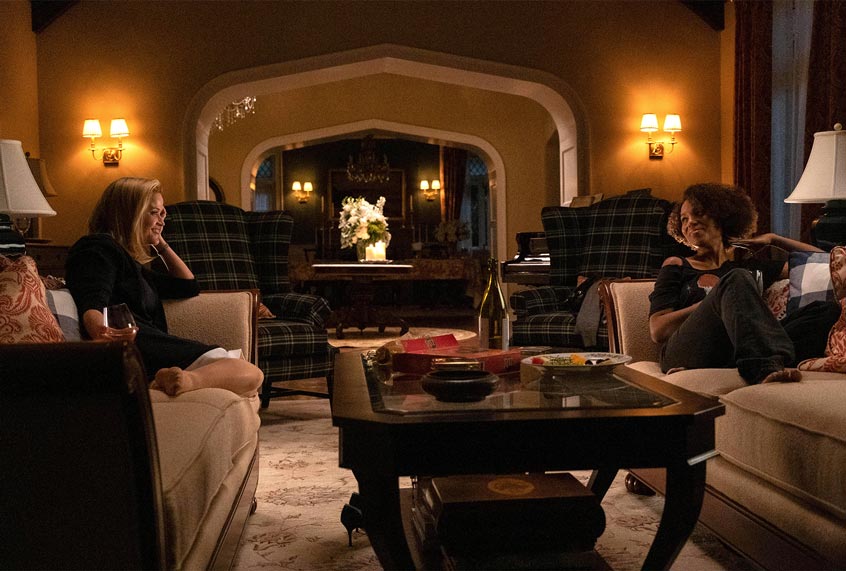 Reese Witherspoon and Kerry Washington in "Little Fires Everywhere" (Hulu)
