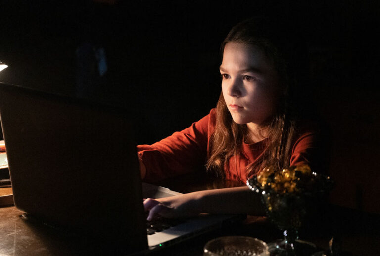 Brooklyn Prince in "Home Before Dark" (Apple TV+)