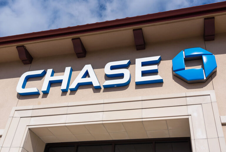 JPMorgan Chase & Co. (Alex Tai/SOPA Images/LightRocket via Getty Images)