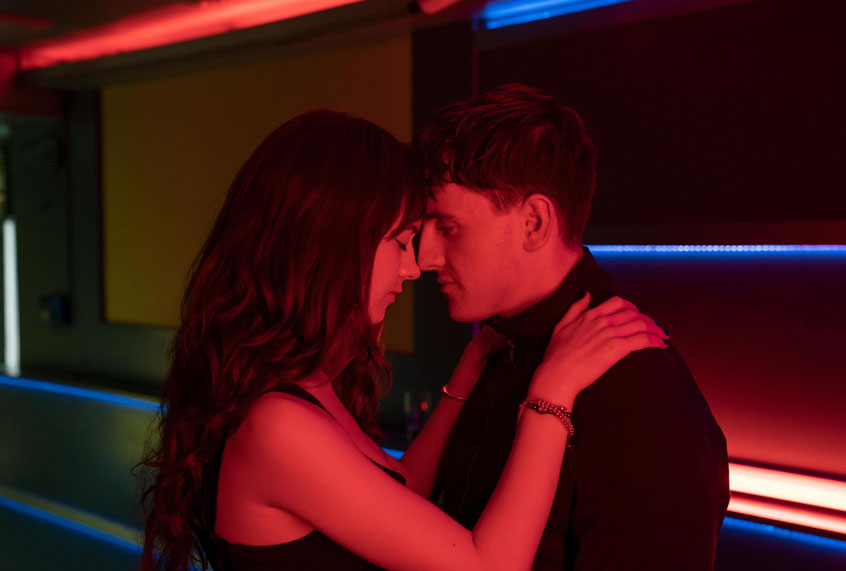 Daisy Edgar-Jones and Paul Mescal in "Normal People" (Hulu)