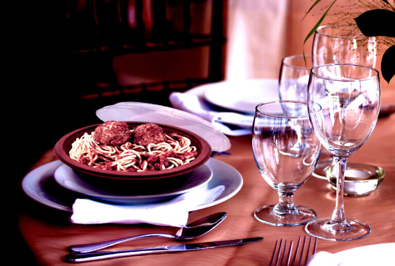 Takeout container in a fancy restaurant (Photo illustration by Salon/Getty Images)