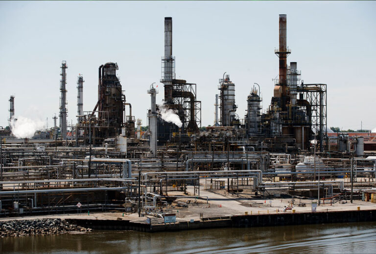 Oil Refinery (Oil Refinery)