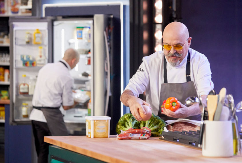 Matt Basile and Massimo Capra on Fridge Wars (CBS/CW)
