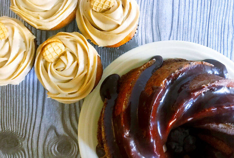 Lovely Cakes (Mary Elizabeth Williams)