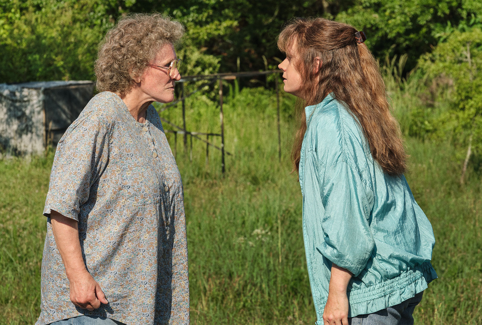 HILLBILLY ELEGY: (L to R) Glenn Close ("Mamaw”), Amy Adams (“Bev”) (Lacey Terrell/NETFLIX)