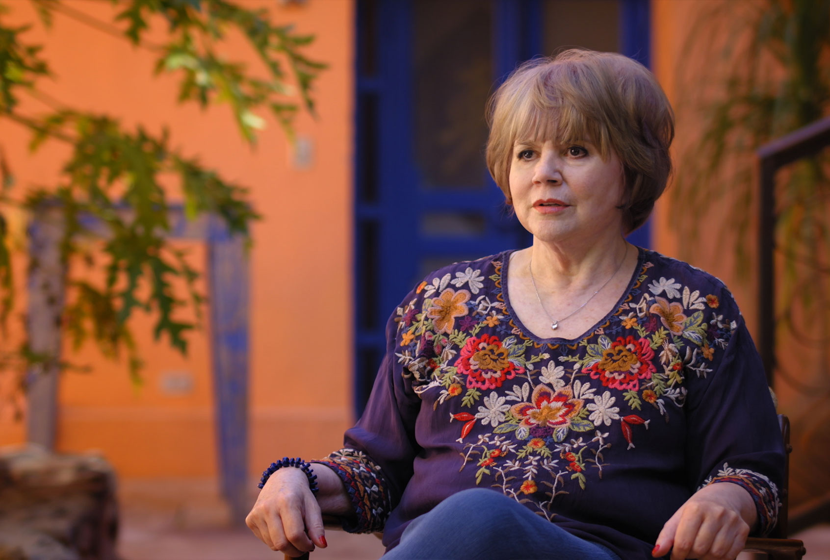 Linda Ronstadt in "Linda and the Mockingbirds" (HBO Max / Shout! Studios)
