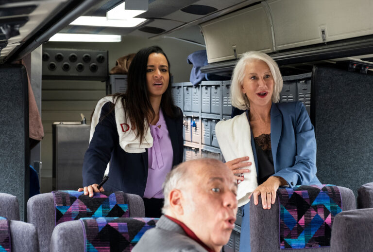 SARAH COOPER as SARAH COOPER, EDDIE PEPITONE as ACCESS HOLLYWOOD MAN, HELEN MIRREN as BILLY BUSH in SARAH COOPER: EVERYTHING’S FINE (LACEY TERRELL/NETFLIX © 2020)