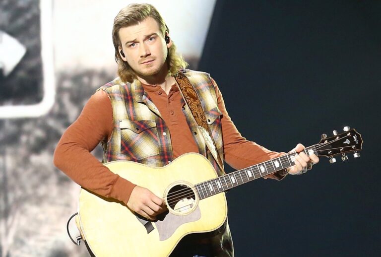 Morgan Wallen performs onstage at Nashville’s Music City Center for “The 54th Annual CMA Awards” (Terry Wyatt/Getty Images for CMA)