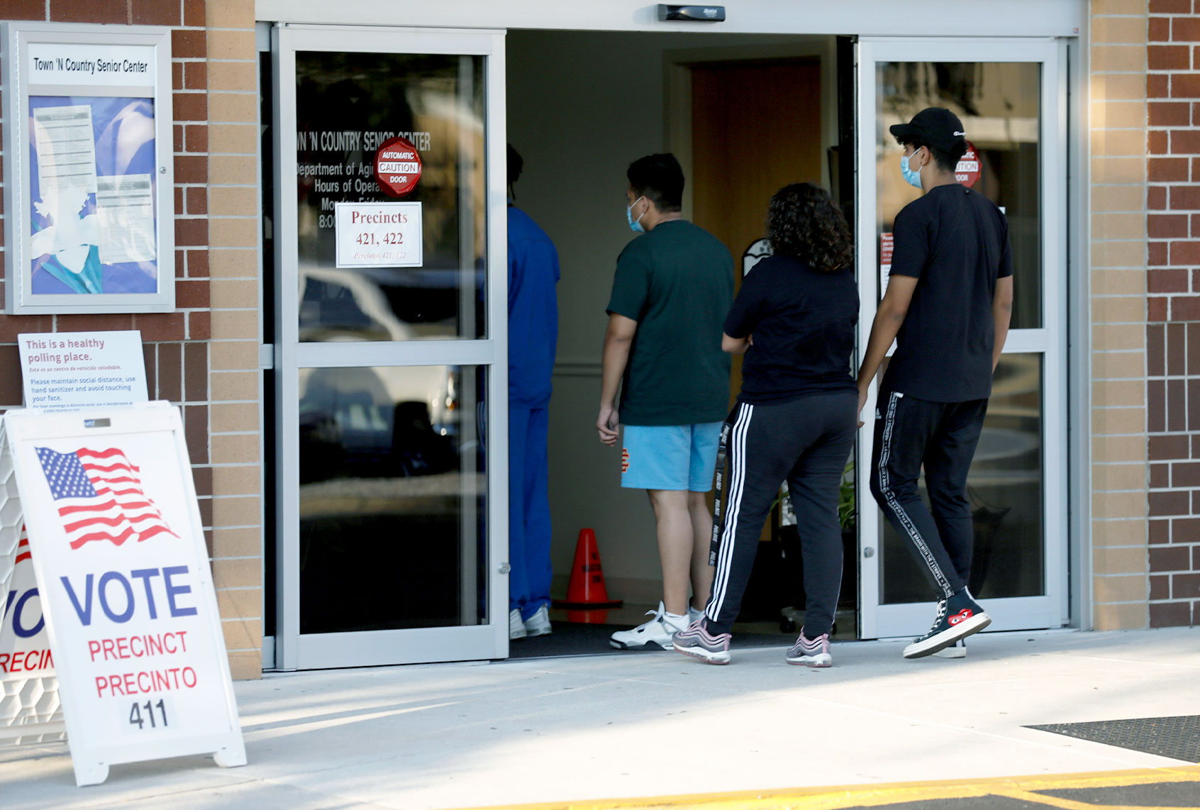 Voters wait in line to cast their ballots at the Town 'N Country Regional Public Library on November 3, 2020 in Tampa, Florida. (Octavio Jones/Getty Images)