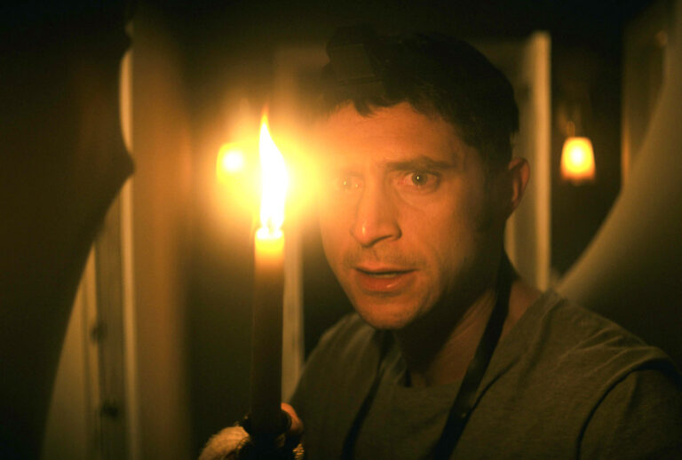 Dave Davis as ‘Yakov Ronen’ in Keith Thomas’ THE VIGIL. (Courtesy of IFC Midnight)
