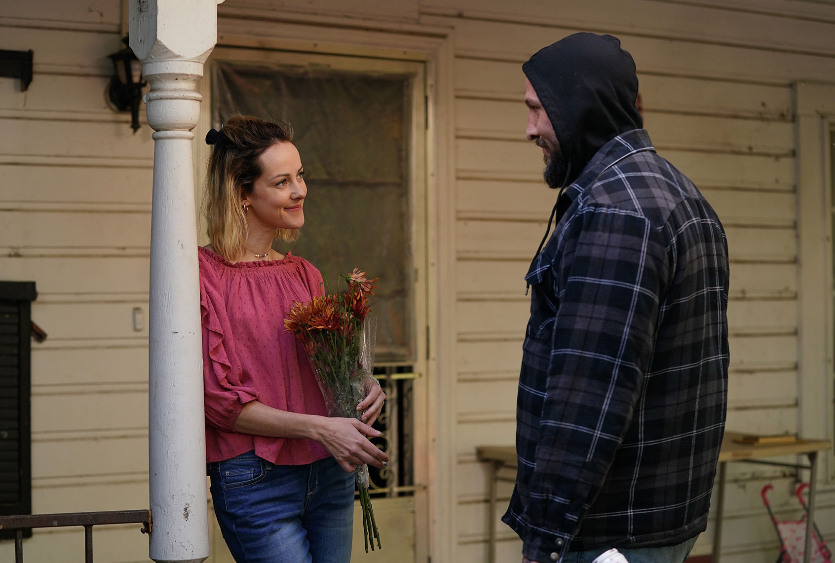 Jena Malone and Pablo Schreiber in "Lorelei" (Vertical Entertainment)