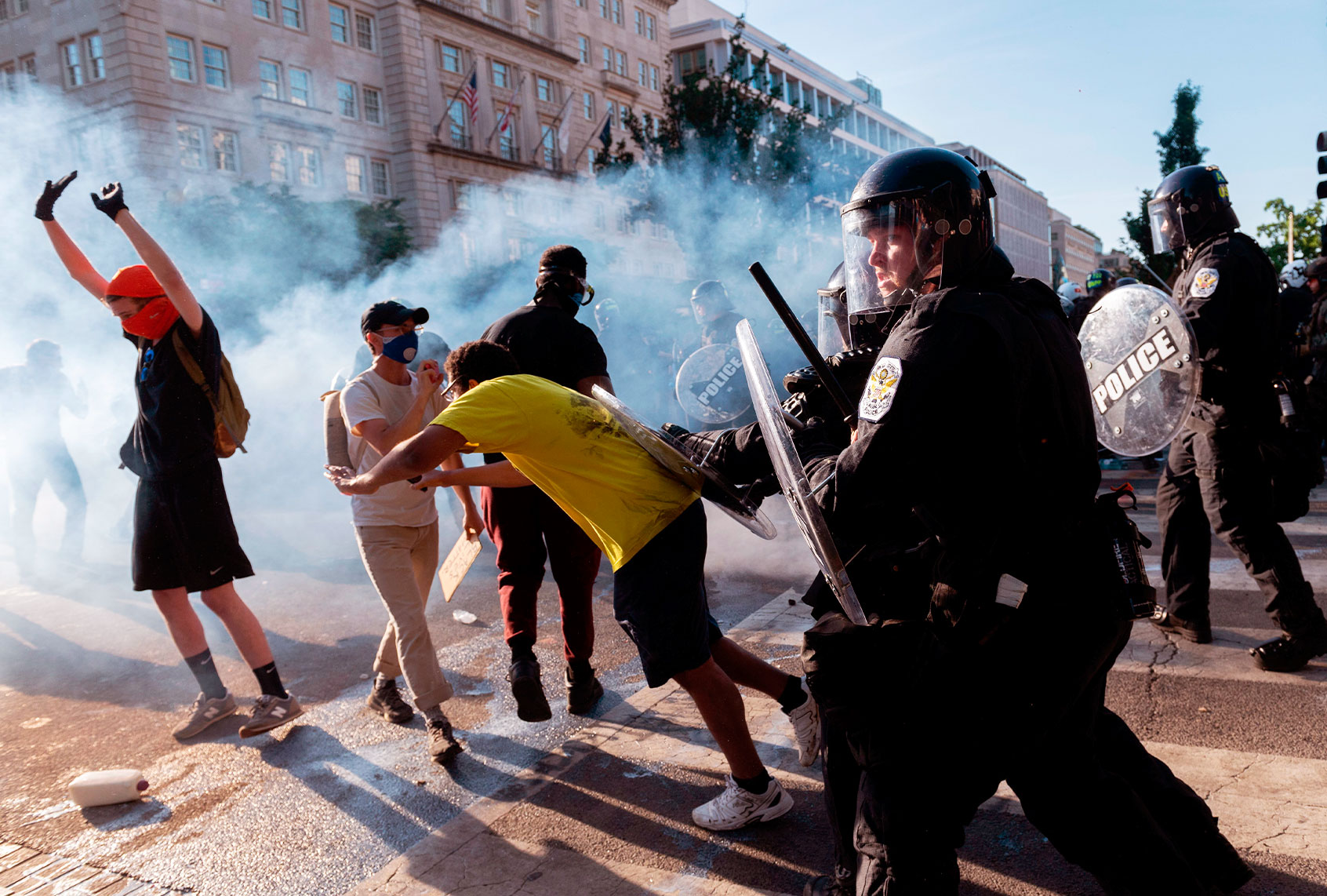 United States Park Police pushes back protestors near the White House on June 1, 2020 as demonstrations against George Floyd's death continue. (ROBERTO SCHMIDT/AFP via Getty Images)