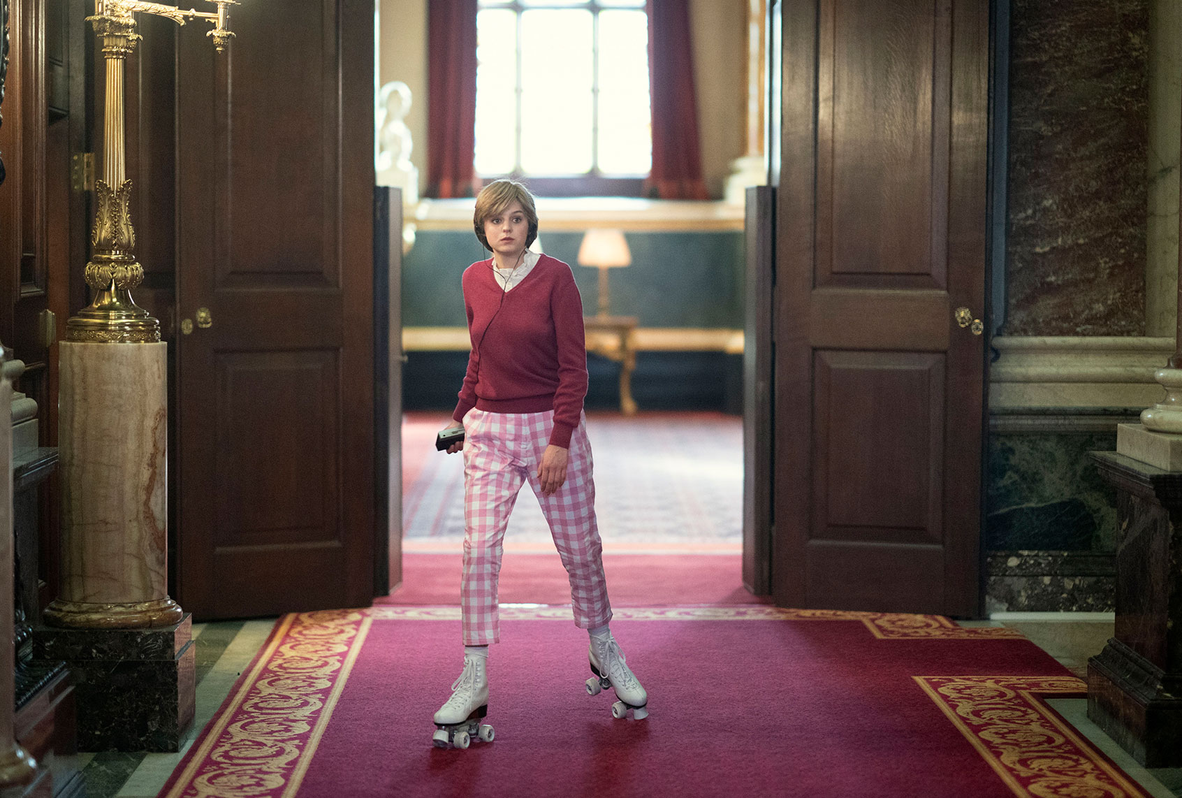 Emma Corwin in "The Crown" (Des Willie/Netflix)