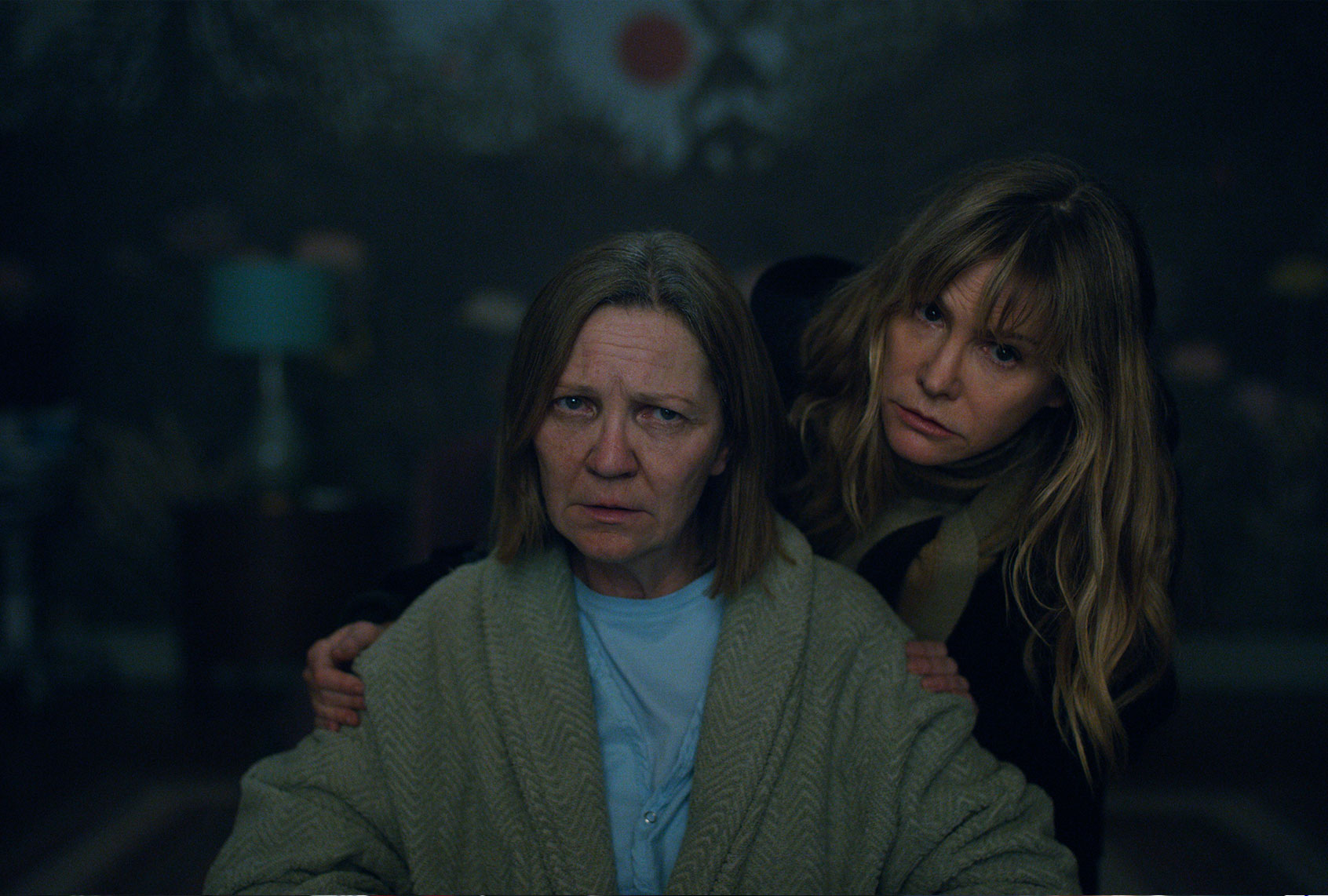 Joan Allen and Jennifer Jason Leigh in "Lisey's Story" (Apple TV+)
