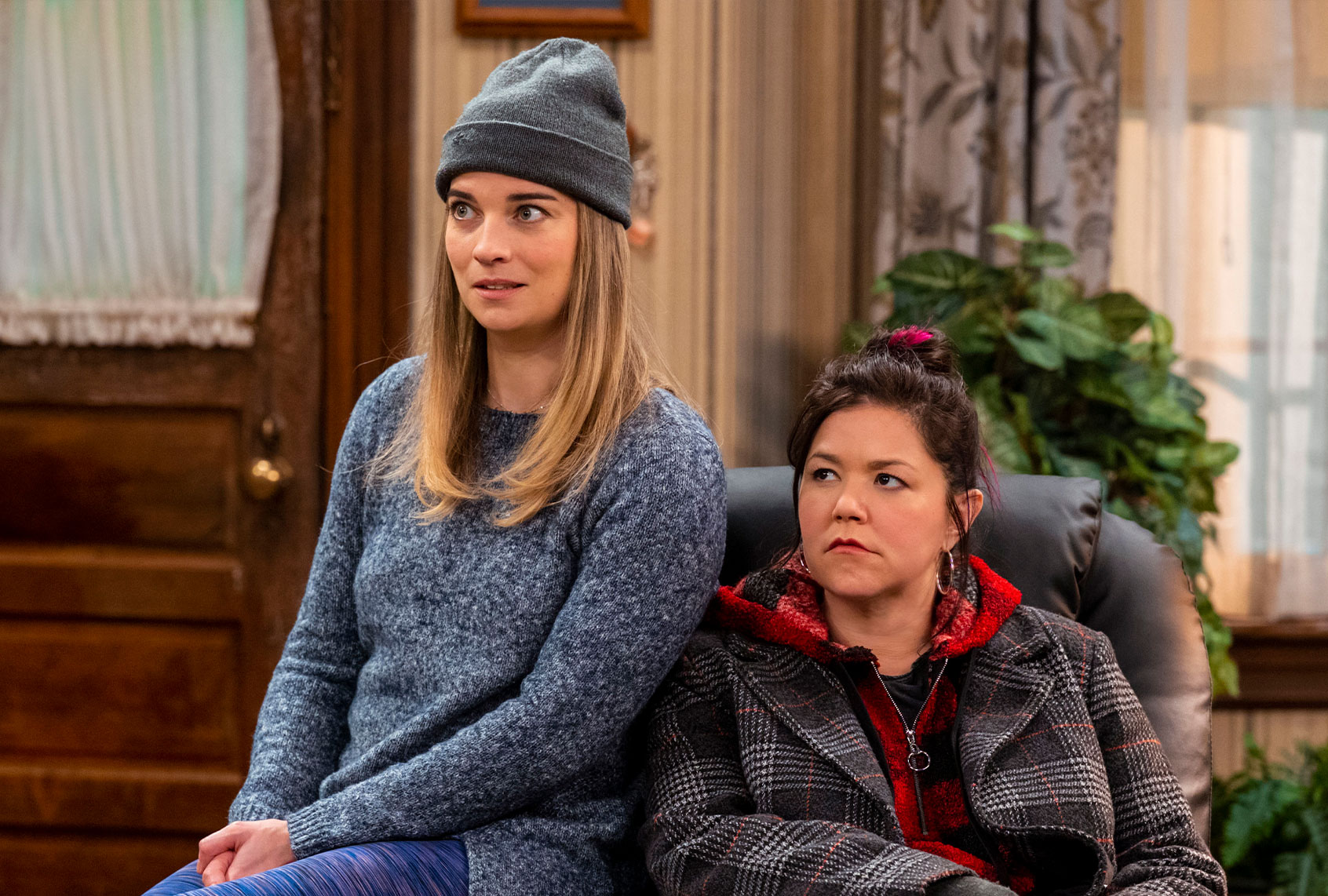 Annie Murphy as Allison, Mary Hollis Inboden as Patty in "Kevin Can F*** Himself" (Jojo Whilden/AMC)