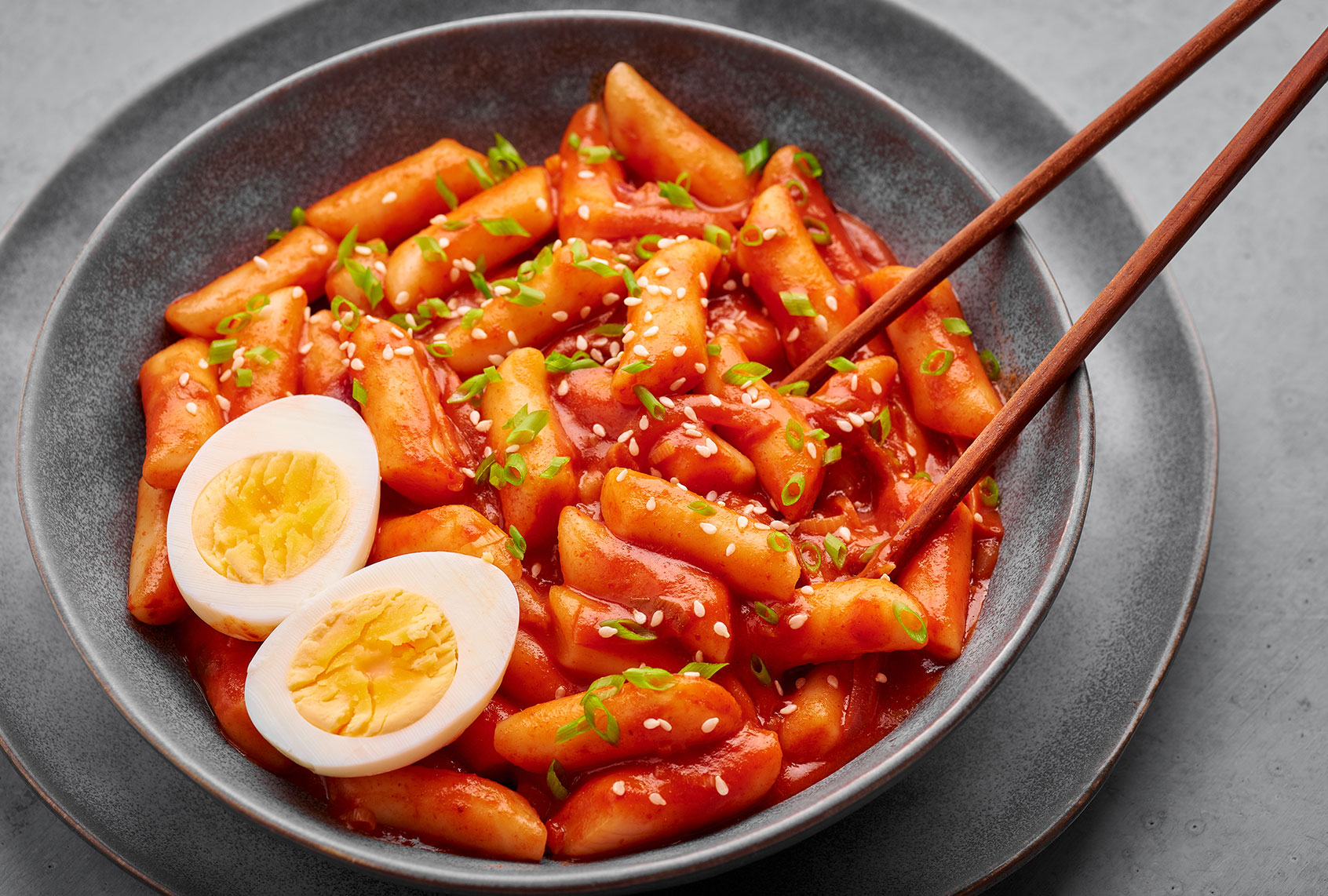 Tteokbokki with eggs (Getty Images/Andrei Kravtsov)