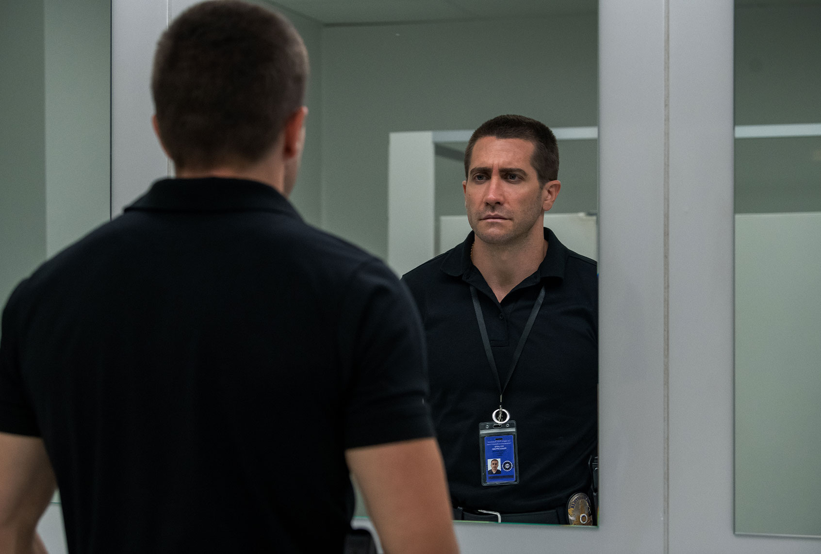 Jake Gyllenhaal in "The Guilty" (Glen Wilson/Netflix)