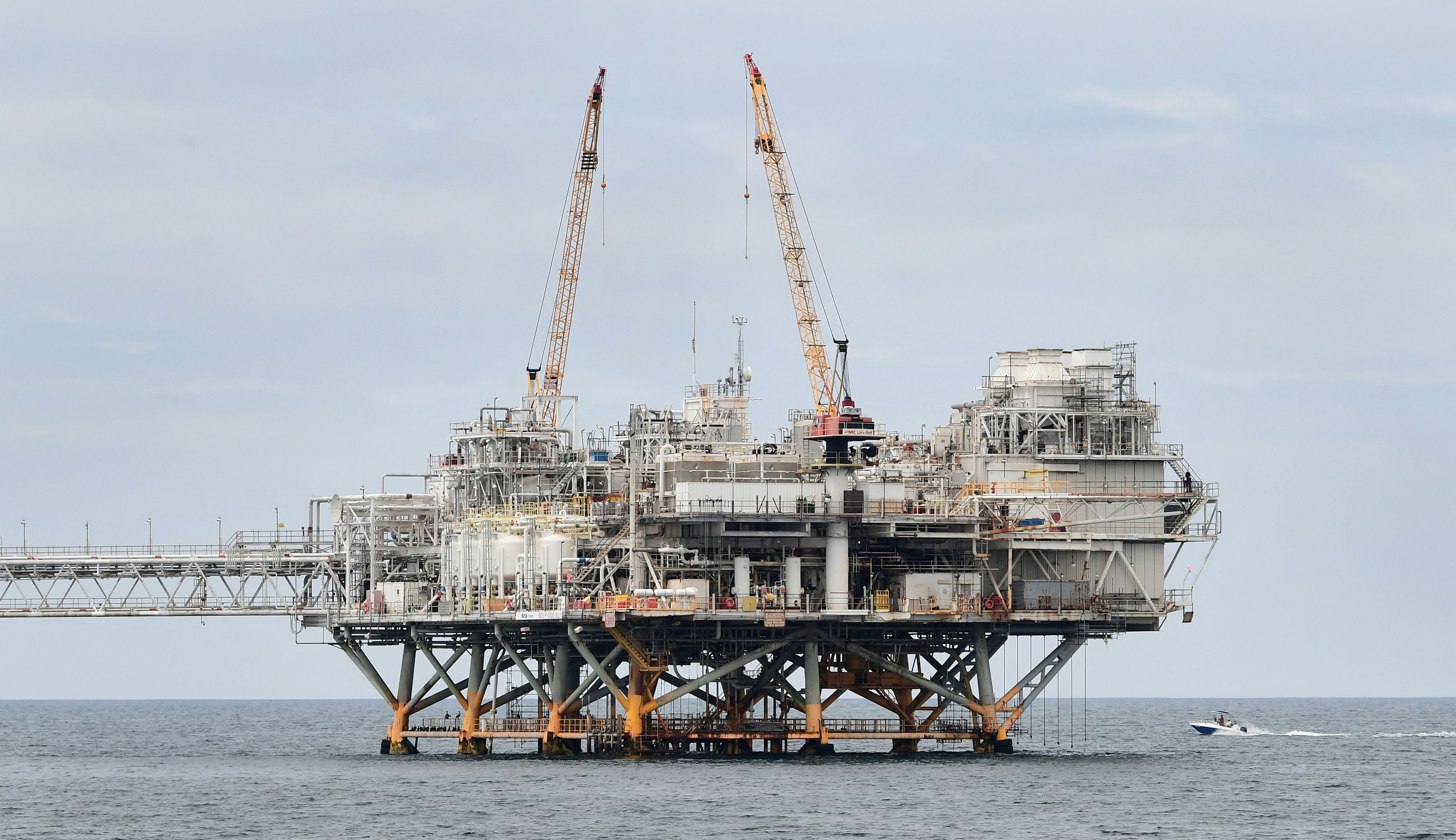The US Coast Guard is investigating a broken pipeline to this oil platform, named Elly, that has spewed tens of thousands of gallons of crude oil into the sea off California. (FREDERIC J. BROWN/AFP via Getty Images)
