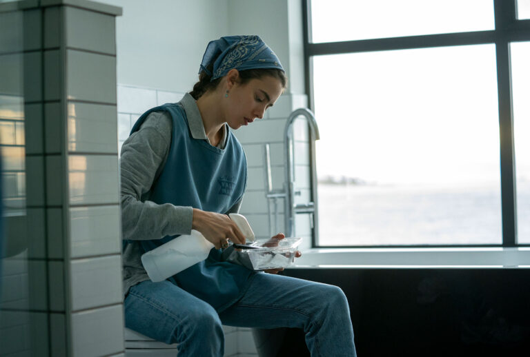 Margaret Qualley as Alex in "Maid" (Ricardo Hubbs/Netflix)