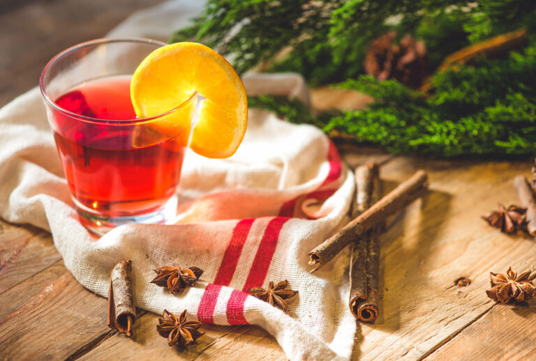 Drink on a table (Marc Tran / EyeEm / Getty Images)