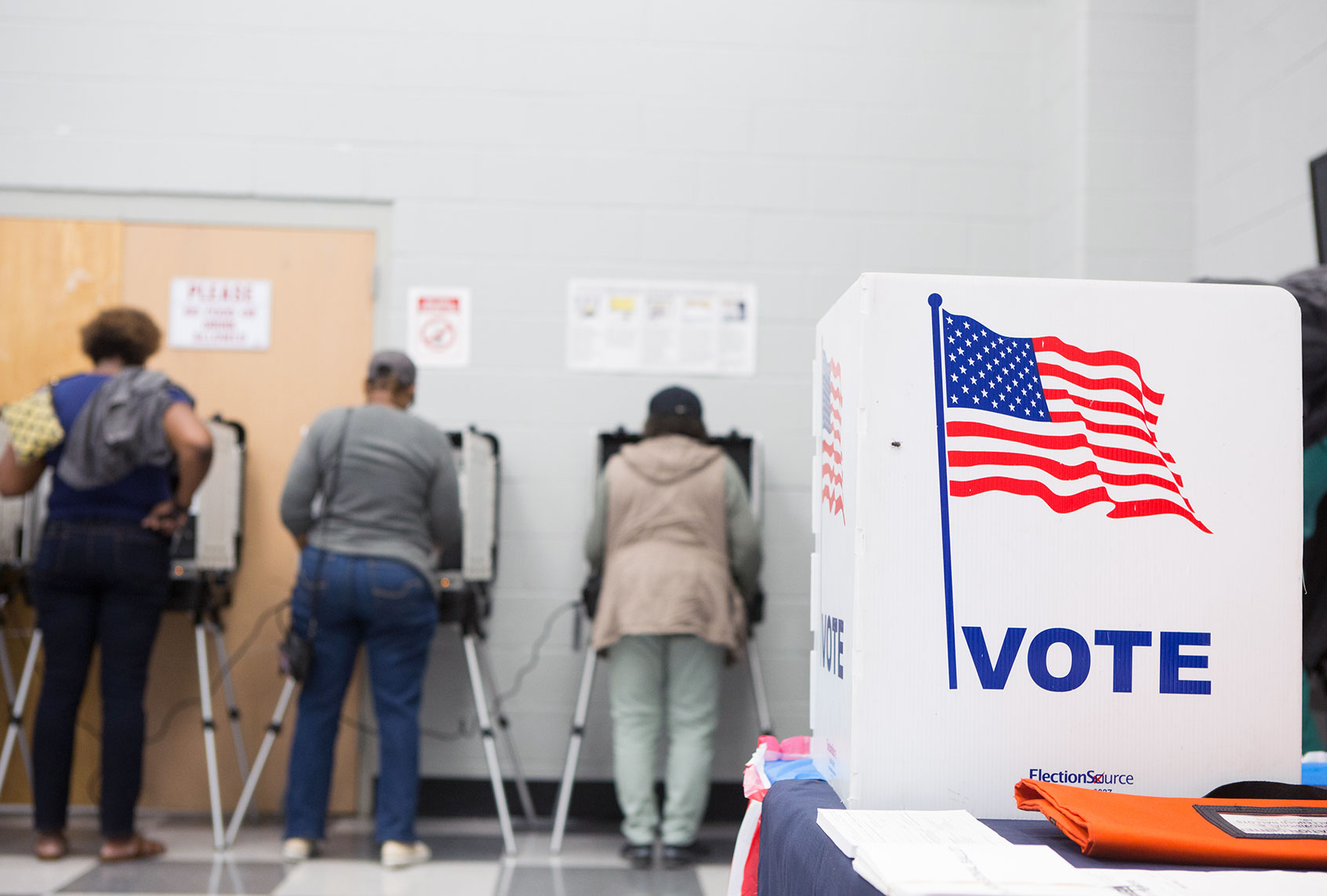 Voters cast ballots during the early voting period at C.T. Martin Natatorium and Recreation Center on October 18, 2018 in Atlanta, Georgia. (Jessica McGowan/Getty Images)
