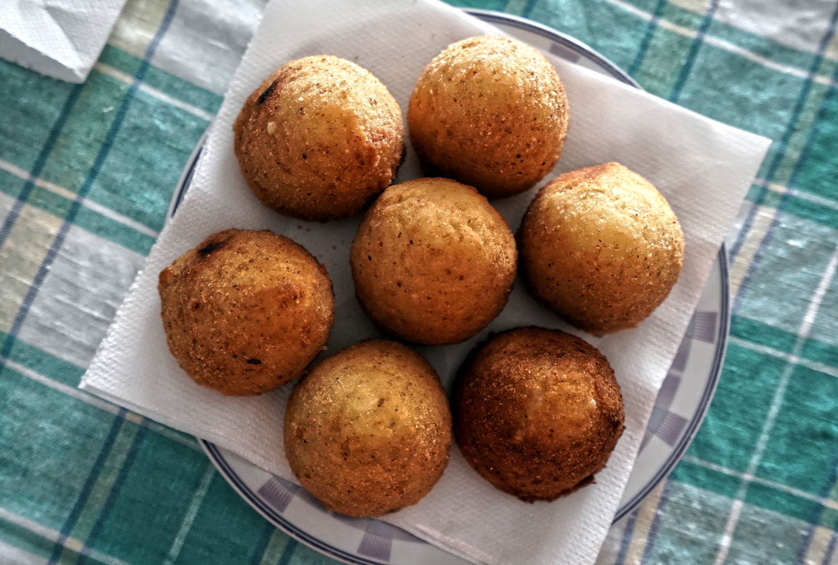 Arancini (Getty Images/claudiodelfuoco)