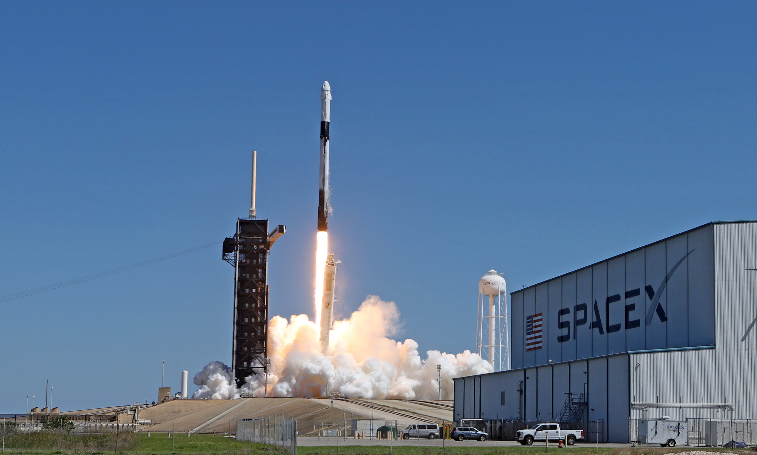 SpaceX Falcon 9 rocket lifts off from launch complex 39A carrying the Crew Dragon spacecraft on a commercial mission managed by Axion Space at Kennedy Space Center April 8, 2022 in Cape Canaveral, Florida. (Photo by Red Huber/Getty Images)