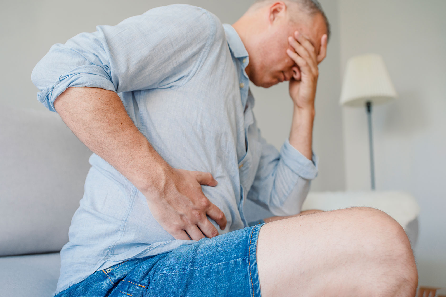 Terrible pain in the abdominal area (Getty Images/dragana991)