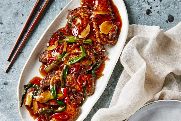 Food stylist: Anna Billingskog. Prop stylist: Alya Hameedi (Bobbi Lin / Food52)
