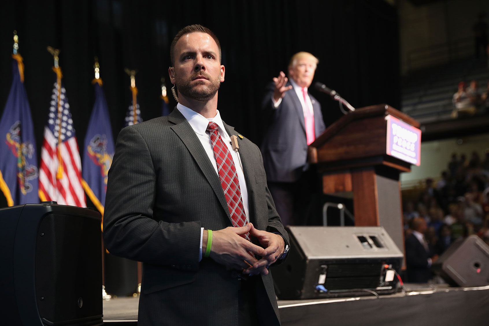 A secret service agent scans the crowd as Republican presidential candidate Donald Trump speaks to supporters on July 27, 2016 in Scranton, Pennsylvania. (John Moore/Getty Images)